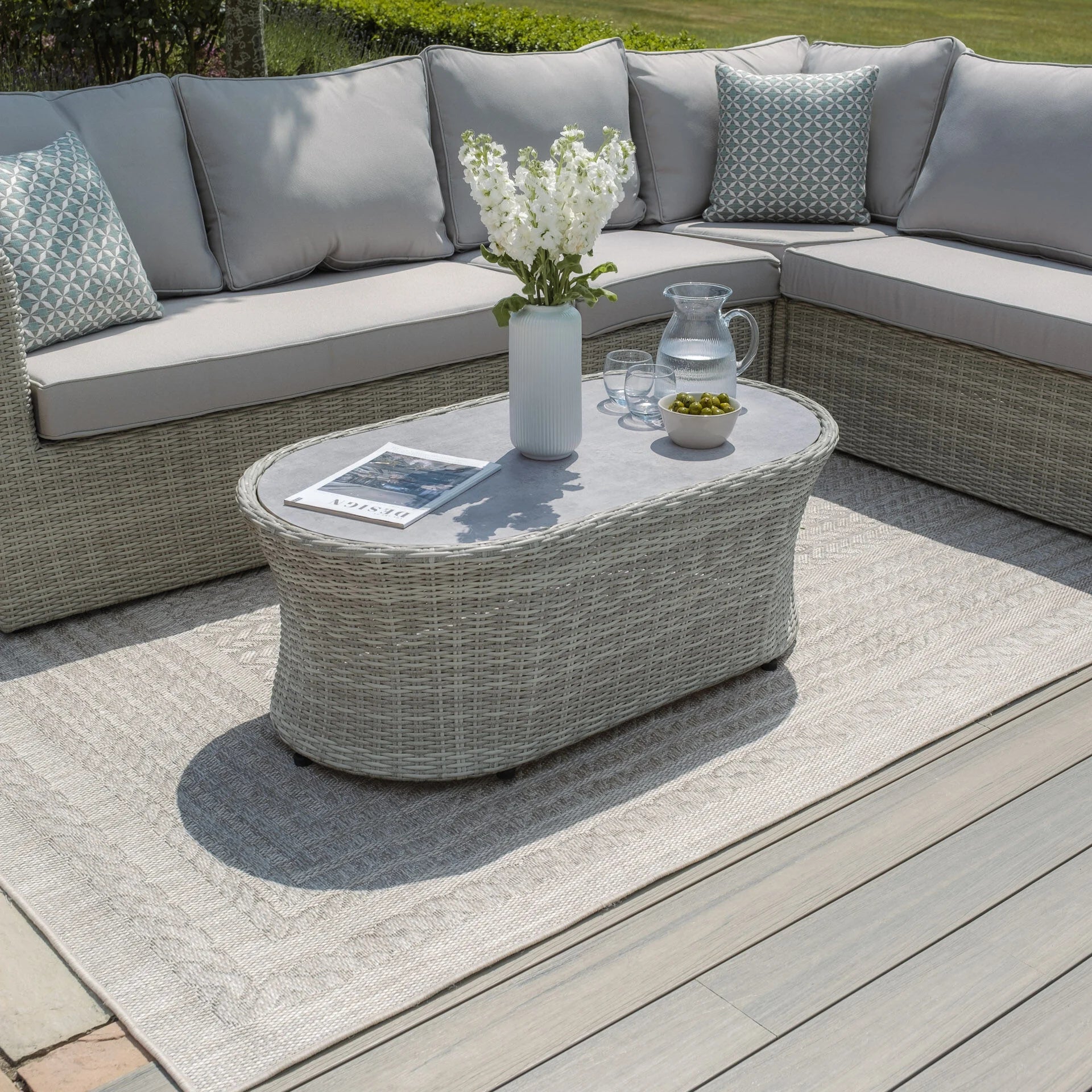A Oxford Grand ensemble canapé d'angle en rotin avec fauteuil – Ceramic Glass